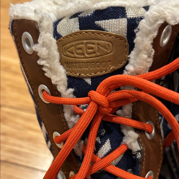 Keen Brown and Blue Winter Cottagecore Boots with Red Laces 9.5 - Picture 7 of 9